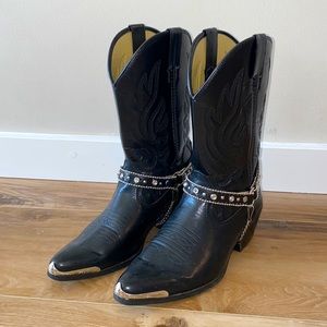 Black Smoky Mountain Cowboy Boots with Embelishments+ Chain details